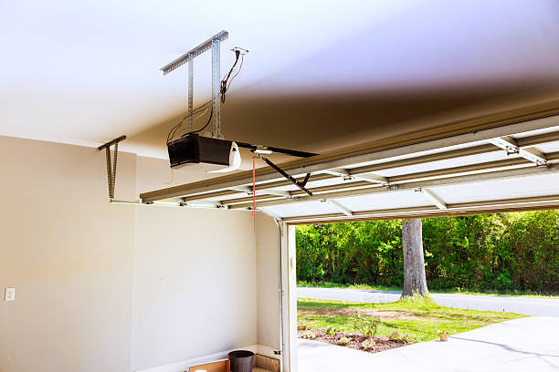 Top rated local Garage Door Panel Replacement specialists in Flandreau, SD